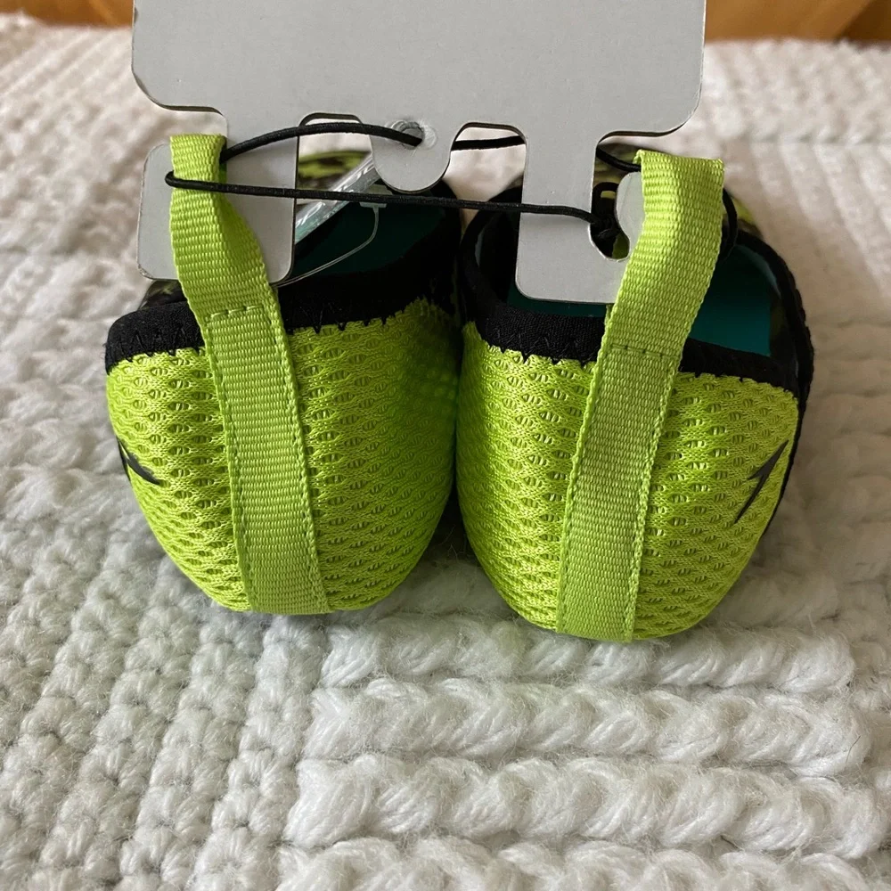 Kids Speedo Water Shoes Large 9-10